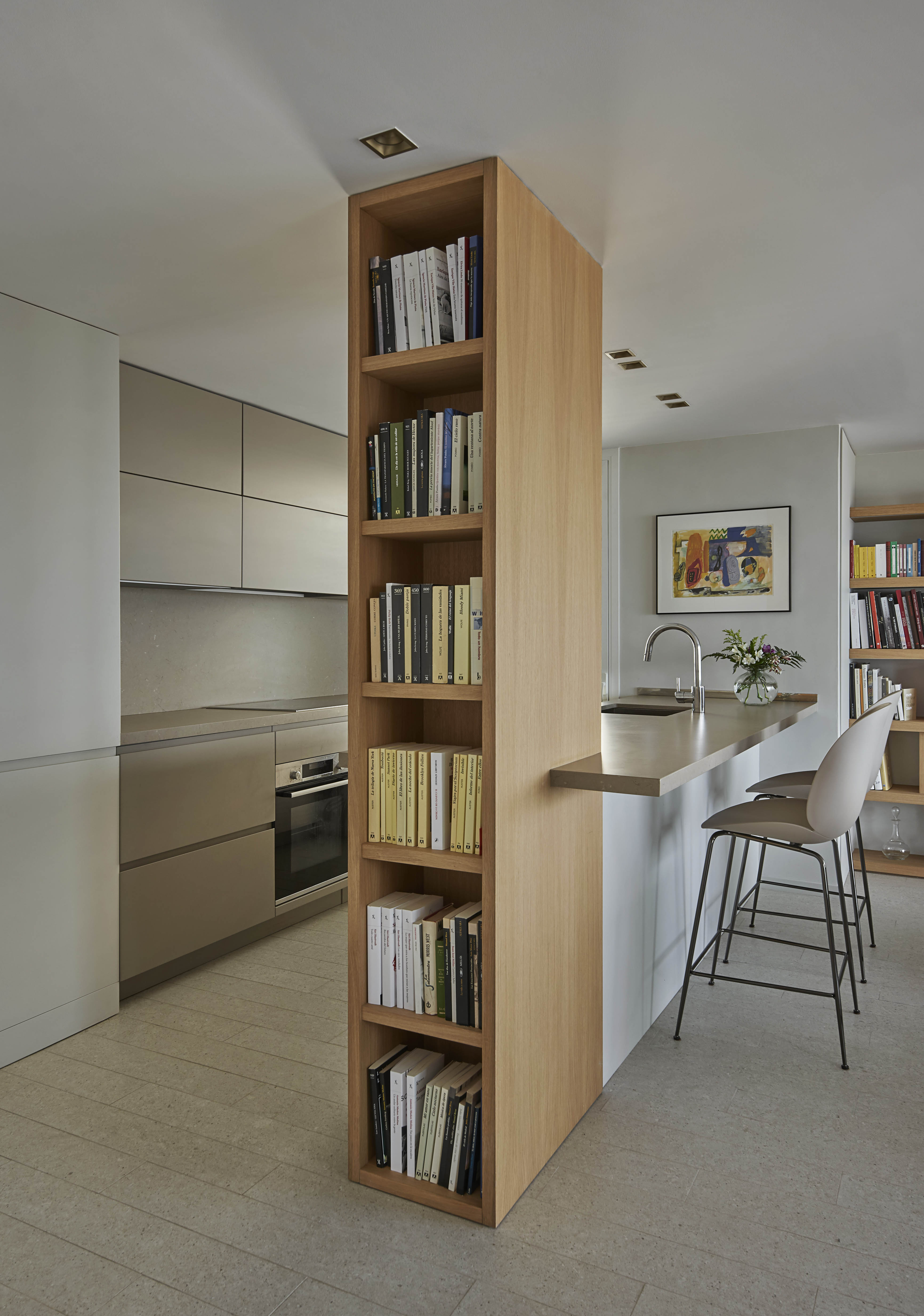 modernkitchen design with bookshelf column